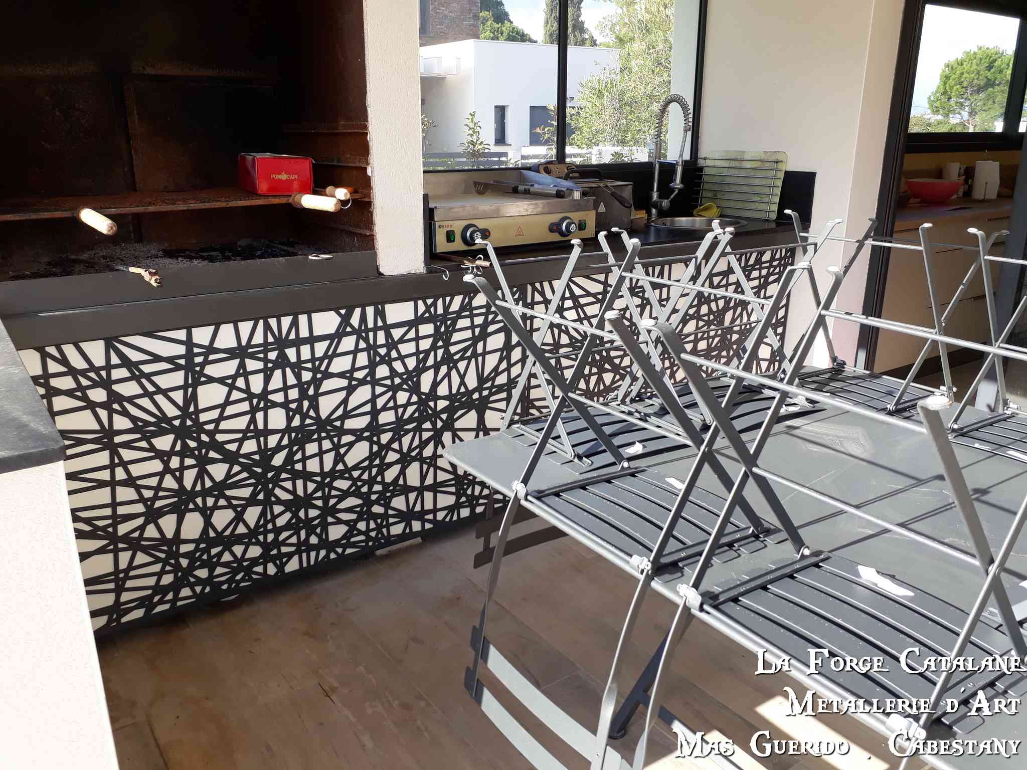 Porte sous barbecue decoupe laser fer forge catalane cabestany (2) - 250KB.jpg